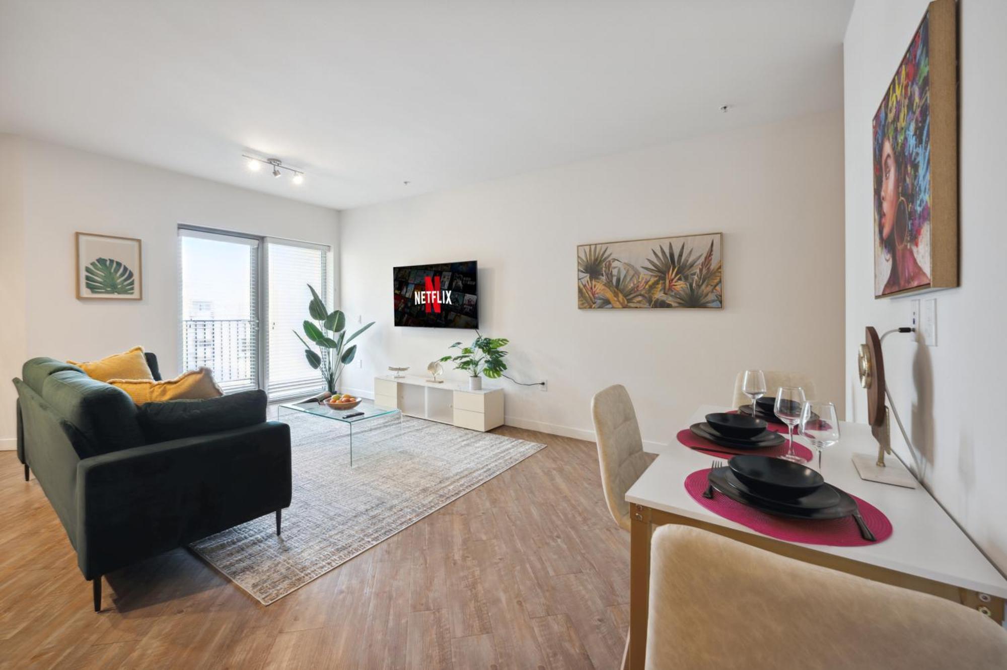 Luxury 1bdr In Hollywood With Pool, Gym, Free Parking Apartment Los Angeles
